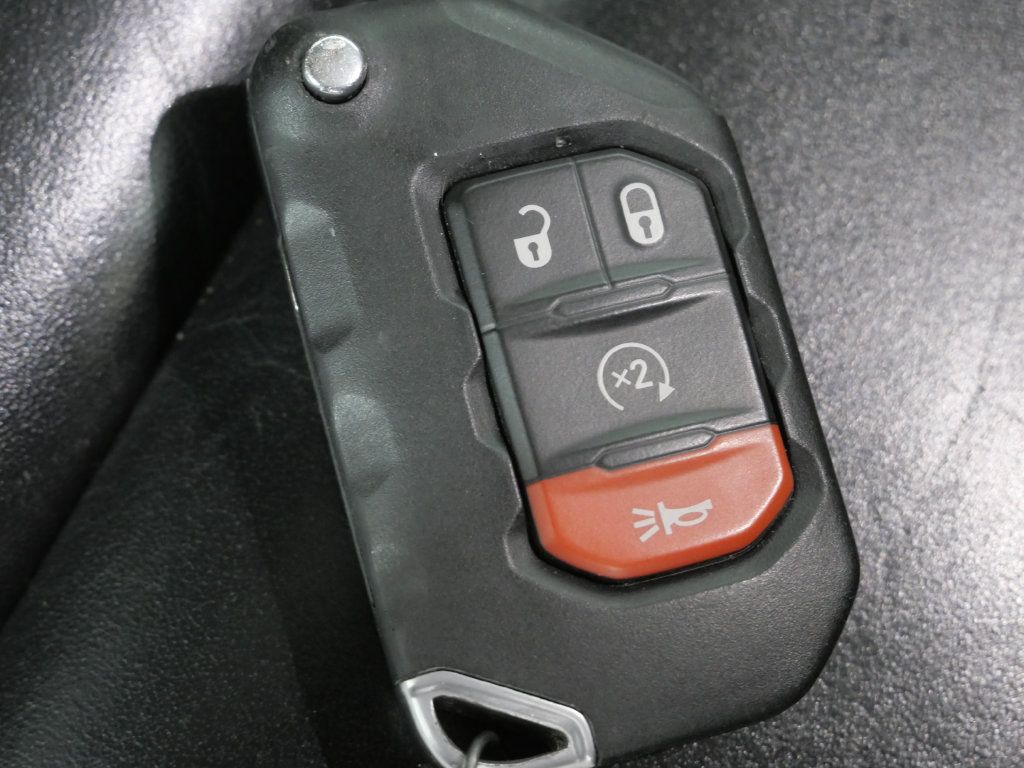 Used 2021 Jeep Wrangler Unlimited Sahara AWD/4WD image 29