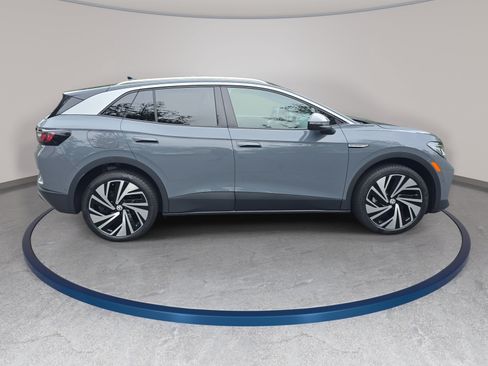 Certified 2025 Volkswagen ID.4 Pro S Plus AWD/4WD image 4