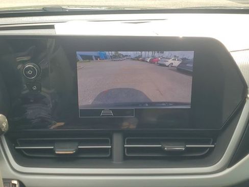 Used 2025 Chevrolet Trax LS image 29