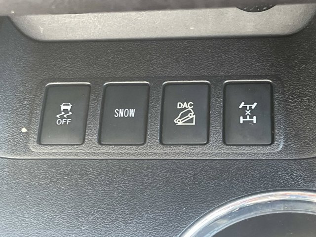 Used 2018 Toyota Highlander XLE AWD/4WD image 40