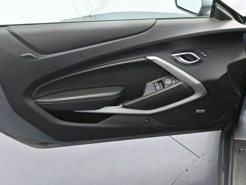 Used 2019 Chevrolet Camaro LT w/ RS Package image 10