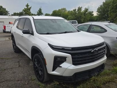 Used 2024 Chevrolet Traverse LT w/ Midnight/Sport Edition