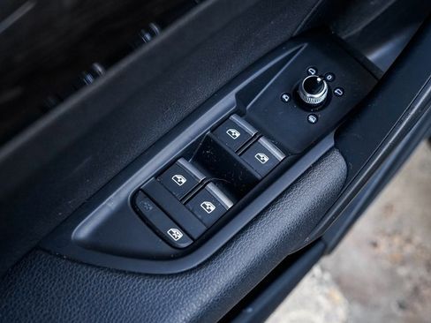 Used 2018 Audi Q5 2.0T Premium Plus w/ Premium Plus Package image 11