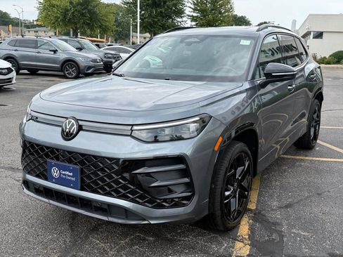 Used 2026 Volkswagen Tiguan SE R-Line AWD/4WD image 8