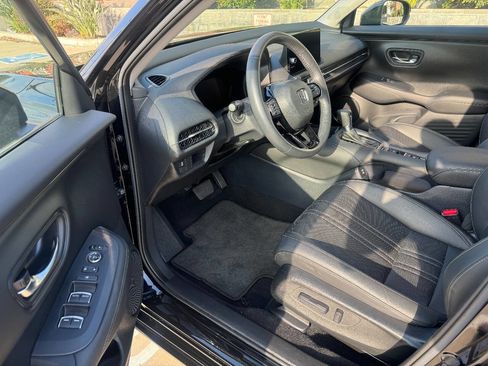 Used 2024 Honda HR-V EX-L image 8