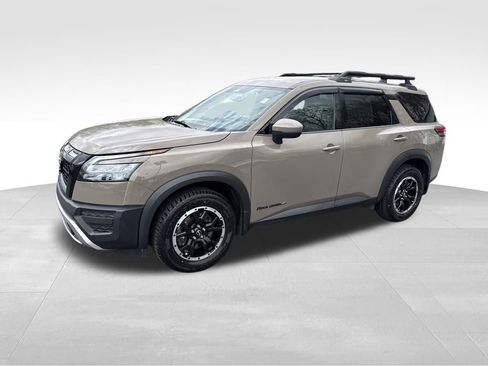 Used 2023 Nissan Pathfinder Rock Creek image 2