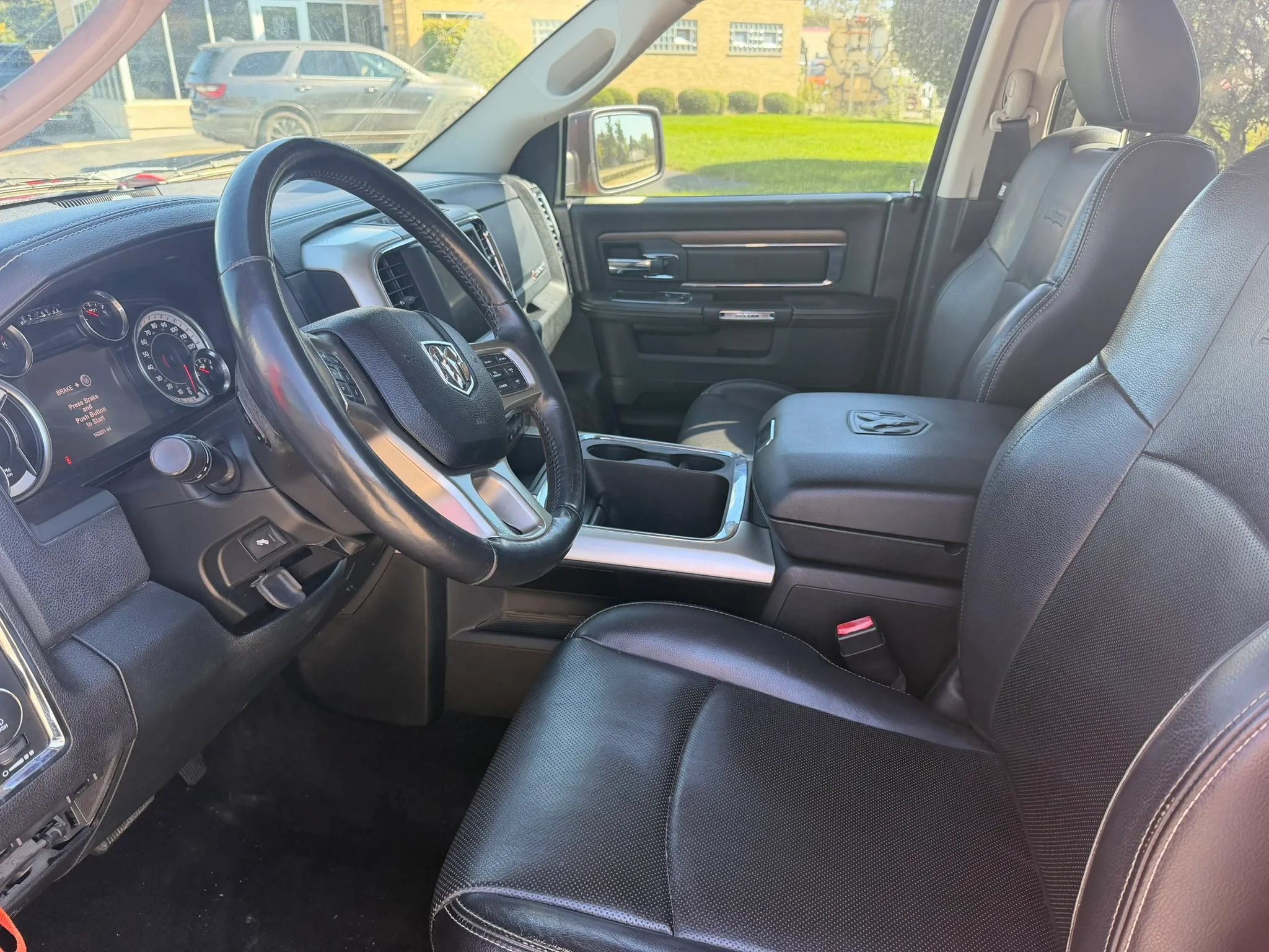 Used 2017 RAM 1500 Laramie w/ Convenience Group AWD/4WD image 11