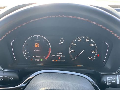 Used 2025 Honda Pilot TrailSport image 8