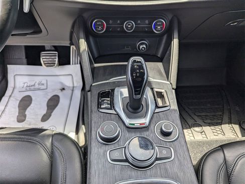 Used 2022 Alfa Romeo Stelvio Sprint image 25