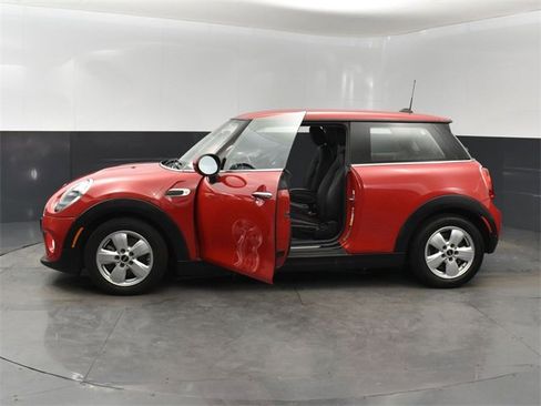 Used 2020 MINI Cooper 2-Door Hardtop w/ Storage Package image 26