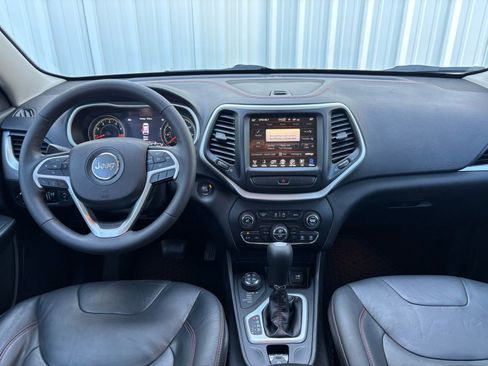 Used 2015 Jeep Cherokee Trailhawk w/ Comfort/Convenience Group image 27