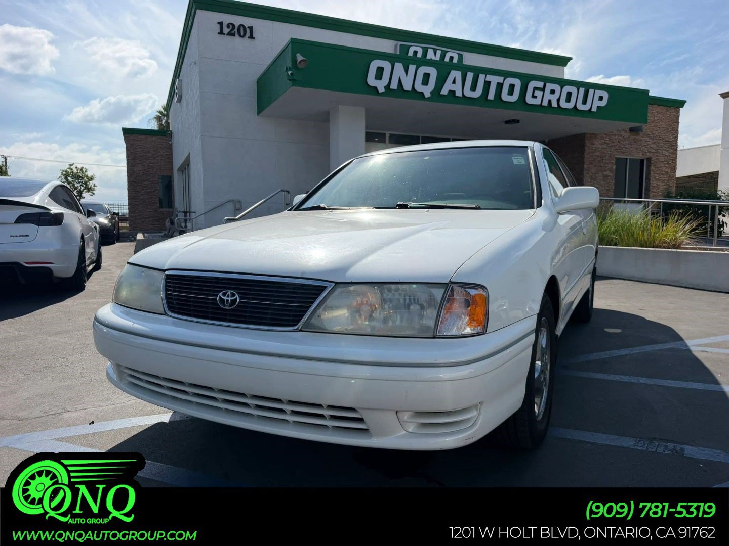 Used 1999 Toyota Avalon XL FWD image 1