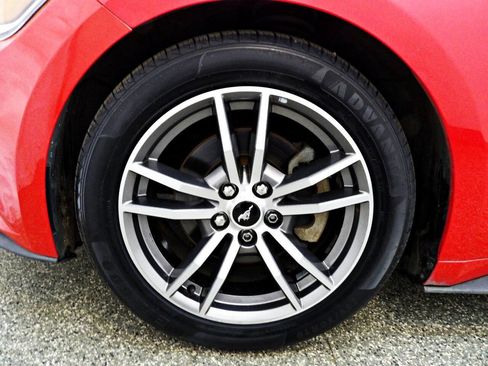 Used 2015 Ford Mustang Premium RWD image 16