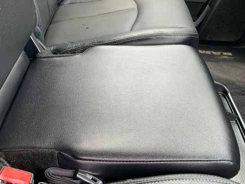 Used 2018 RAM 1500 Laramie w/ Convenience Group AWD/4WD image 13