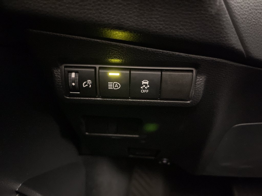 Used 2026 Toyota Corolla Cross LE FWD image 28