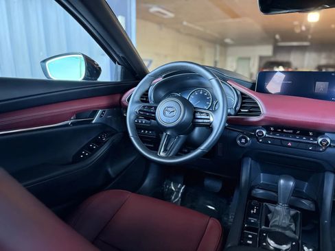 Used 2025 MAZDA MAZDA3 Hatchback w/Premium Plus Pkg image 26