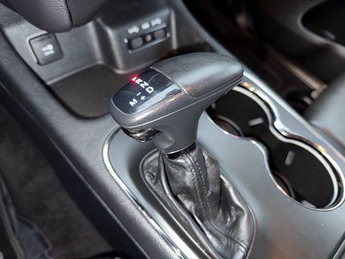 Used 2018 Dodge Durango GT image 31