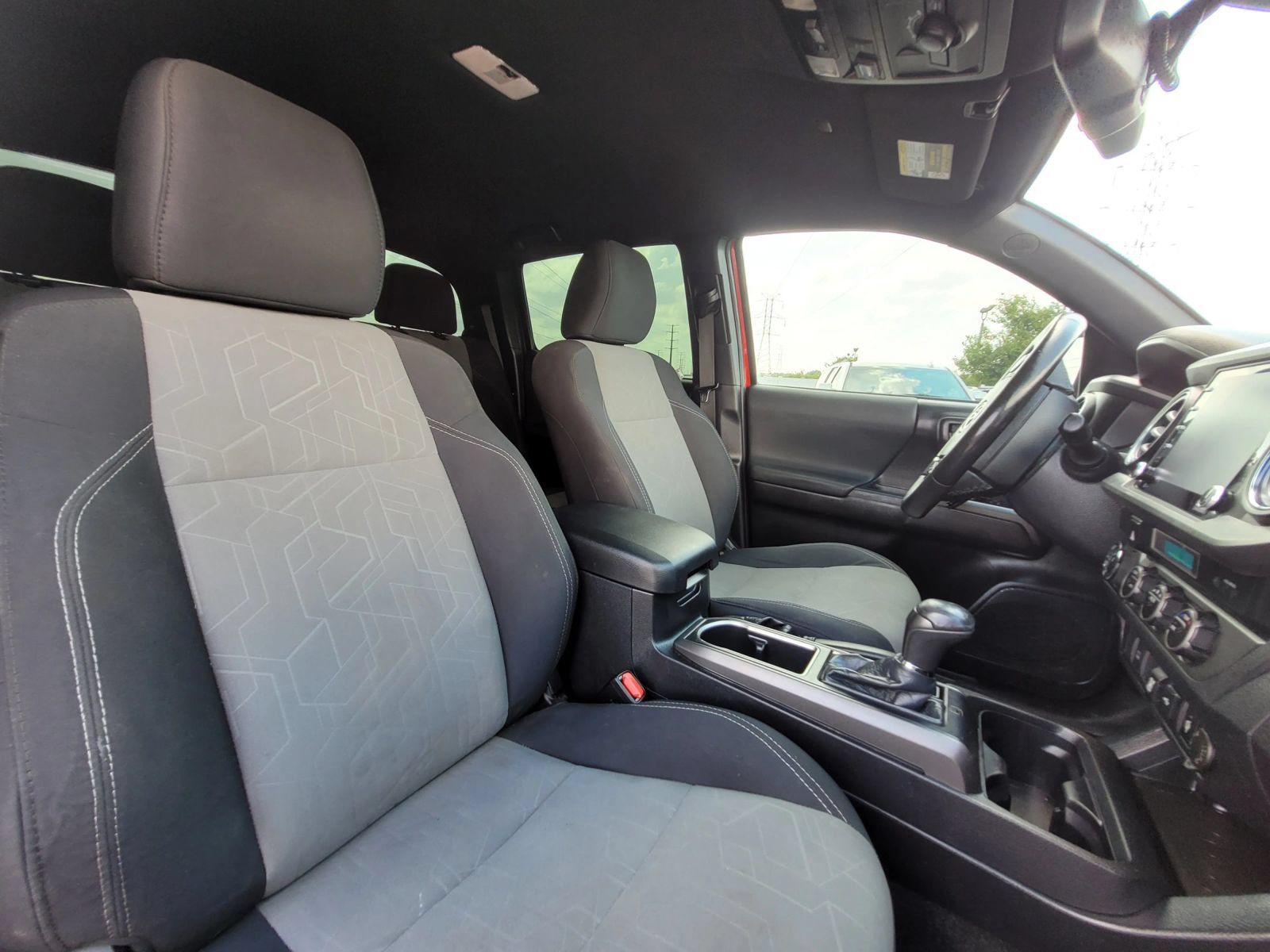 Used 2021 Toyota Tacoma TRD Off-Road AWD/4WD image 9