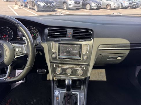 Used 2015 Volkswagen GTI SE image 18