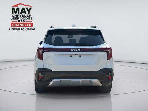 Used 2024 Kia Seltos EX FWD image 6