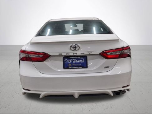 Used 2018 Toyota Camry L image 12