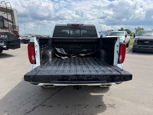Used 2024 GMC Sierra 1500 AT4 w/ Technology Package image 20