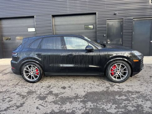 New 2026 Porsche Cayenne S AWD/4WD image 11