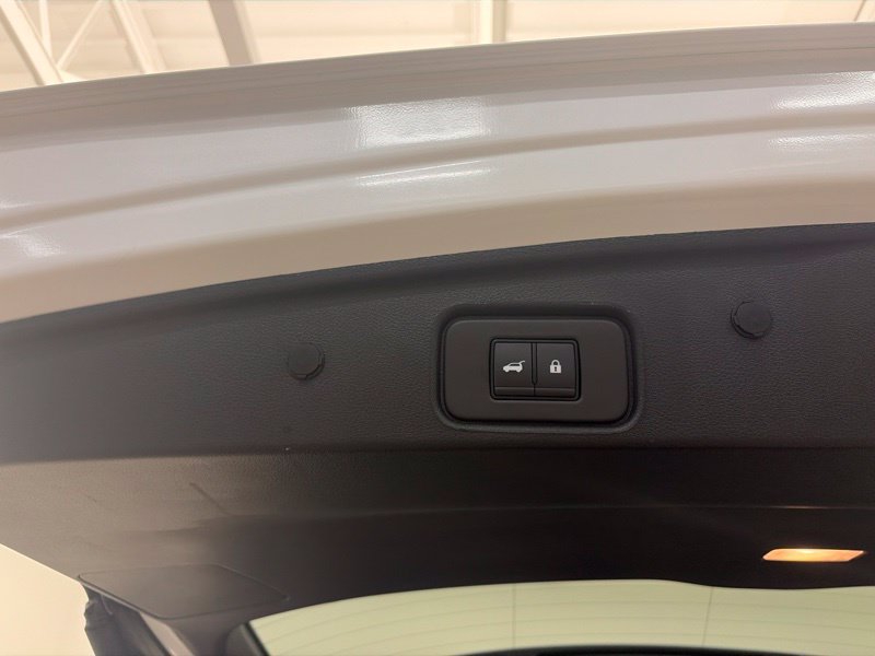 Used 2025 Nissan Pathfinder SL w/ SL Premium Package AWD/4WD image 11