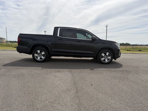 Certified 2025 Honda Ridgeline RTL image 11