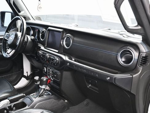 Used 2022 Jeep Wrangler Unlimited Rubicon 4xe w/ Dual Top Group image 34