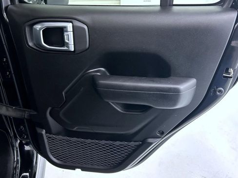 Certified 2023 Jeep Gladiator Rubicon w/ LED Lighting Group image 17