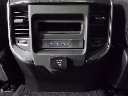 New 2026 RAM 1500 4x4 Crew Cab image 28