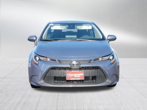 Certified 2022 Toyota Corolla LE image 2