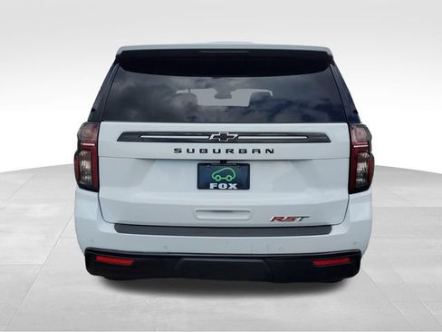 Certified 2024 Chevrolet Suburban RST w/ Luxury Package AWD/4WD image 4