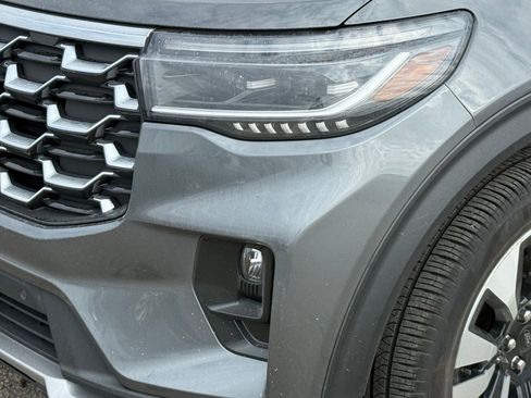 Used 2025 Ford Explorer Platinum w/ LUX Leather Package AWD/4WD image 18