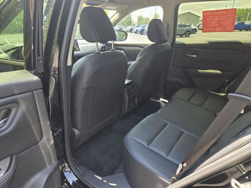 Used 2025 Nissan Rogue SL AWD/4WD image 26