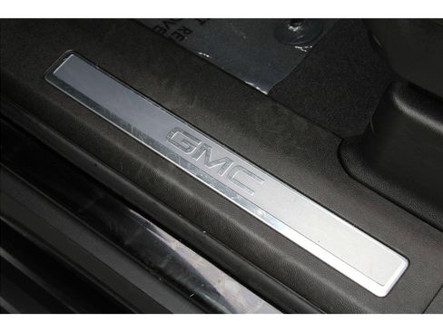 Used 2021 GMC Yukon SLT image 29