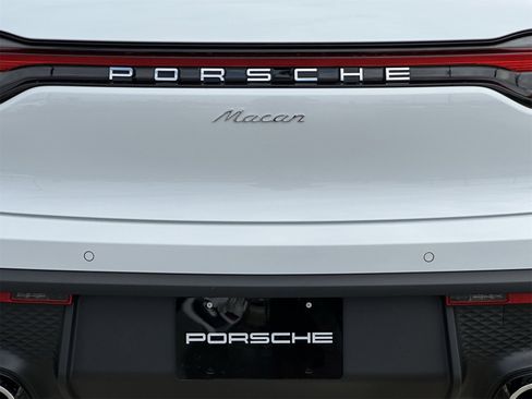 New 2026 Porsche Macan image 14