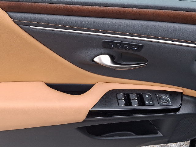 Used 2025 Lexus ES 350 w/ Premium Package FWD image 22