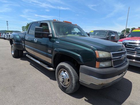 Used 2005 Chevrolet Silverado 3500 LS w/ Heavy-Duty Power Package AWD/4WD image 1