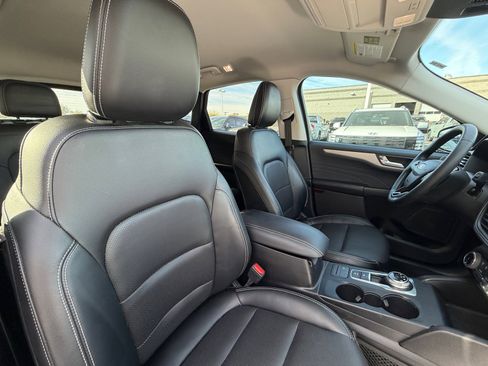 Used 2022 Ford Escape SEL w/ Technology Package image 19