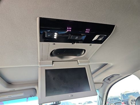 Used 2018 GMC Yukon Denali w/ Denali Ultimate Package image 19