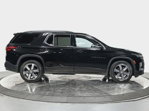 Used 2023 Chevrolet Traverse LT w/ LT Premium Package image 8