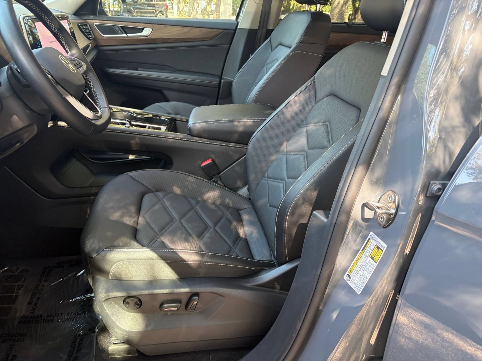 Used 2026 Volkswagen Atlas SE FWD image 28