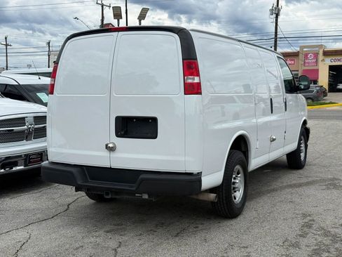 Used 2021 Chevrolet Express 2500 w/ Driver Convenience Package RWD image 4