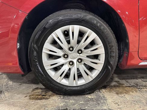 Used 2012 Toyota Camry LE image 10