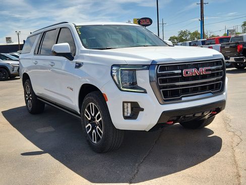 Used 2023 GMC Yukon XL AT4 AWD/4WD image 5
