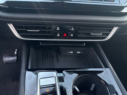 Used 2025 Volkswagen Atlas SE image 18