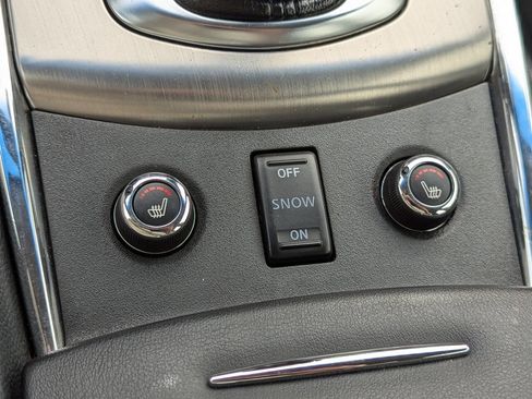 Used 2015 INFINITI Q40 Base AWD 4dr Sedan w/ Moonroof Package image 23