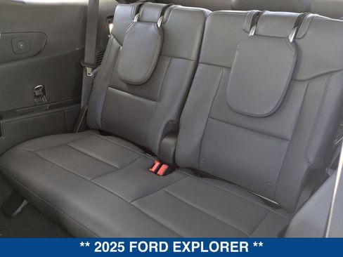 New 2025 Ford Explorer Active w/ Active Comfort Package image 17